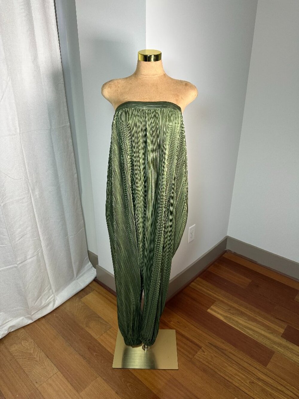 AKIRA Women's Green Jumpsuit